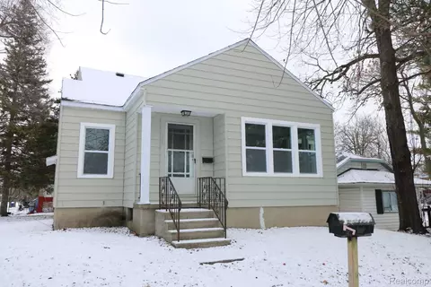 1812 Elizabeth St, Bay City, MI 48708
