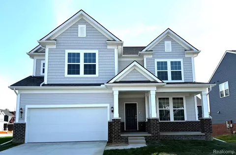 831 Kuss Dr, Saline, MI 48176
