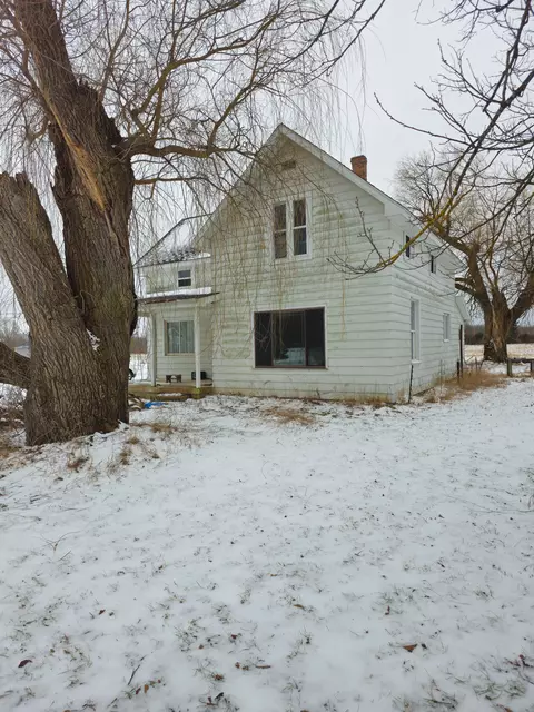 9750 E Mike Tony Rd, Enterprise, MI 49667