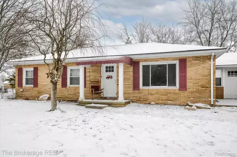 1041 Roman Dr, Mundy, MI 48507