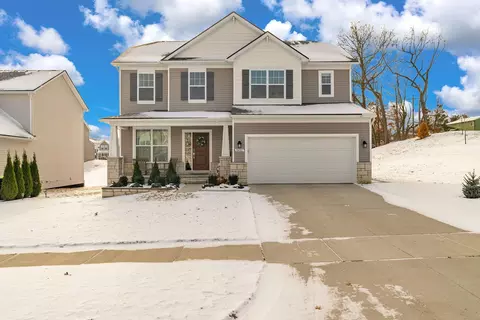 8481 Sharon Dr, White Lake, MI 48386