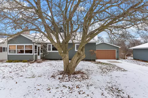 67226 Sisson St, Washington, MI 48095