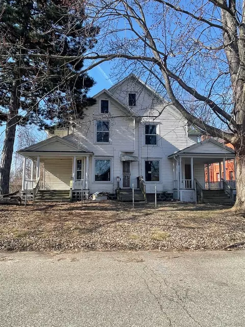 1028 Oak St, Flint, MI 48503