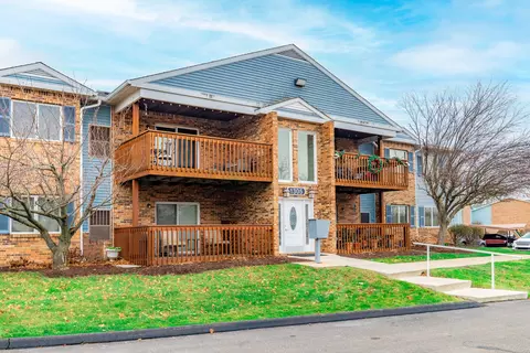 05 Harbour Dr #13, Trenton, MI 48183