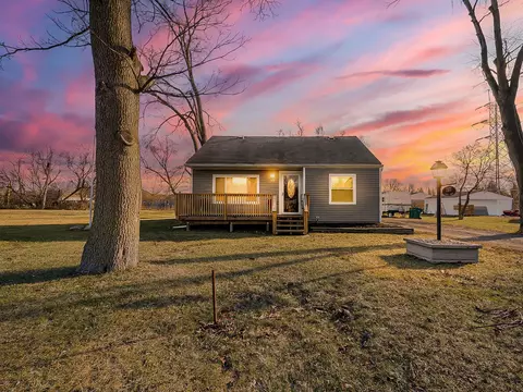 7377 Farnum St, Romulus, MI 48174