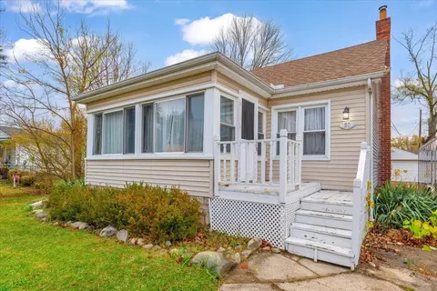 80 Cloveridge Dr, Troy, MI 48084