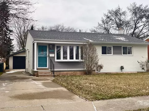 22535 Socia St, Saint Clair Shores, MI 48082