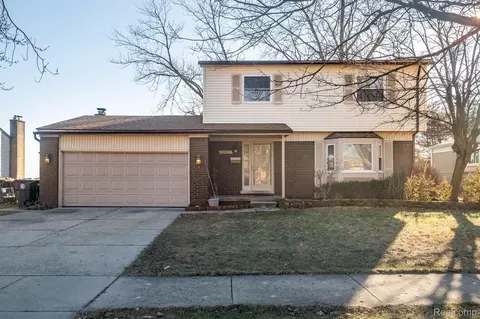 37151 Bristol St, Livonia, MI 48154