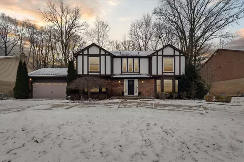 35109 Quaker Way, Farmington Hills, MI 48331