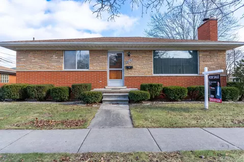 2113 12th St, Wyandotte, MI 48192