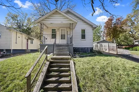978 Gainey Ave, Flint, MI 48503