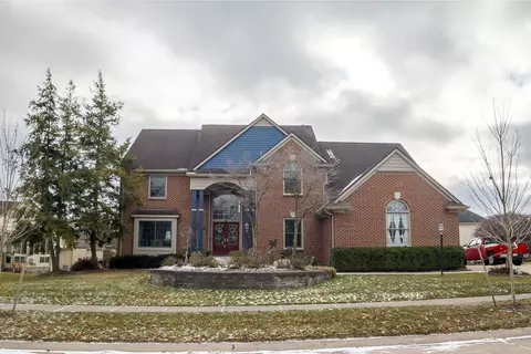 2136 Alfred Dr, Troy, MI 48085