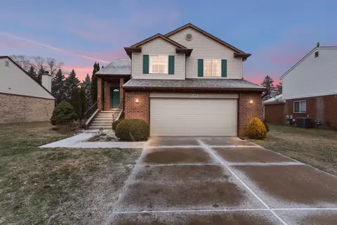41306 Westfield Cir, Canton, MI 48188