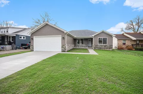 23510 Deanhurst St, Clinton Township, MI 48035