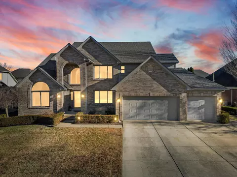 46490 Mariner Dr, Macomb, MI 48044
