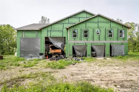 1601 W Rose Center Rd, Holly, MI 48442