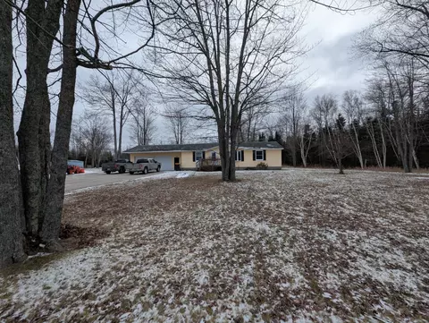 10470 Us Highway 23, Cheboygan, MI 49721