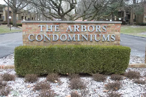 27333 Arborway #34, Southfield, MI 48033