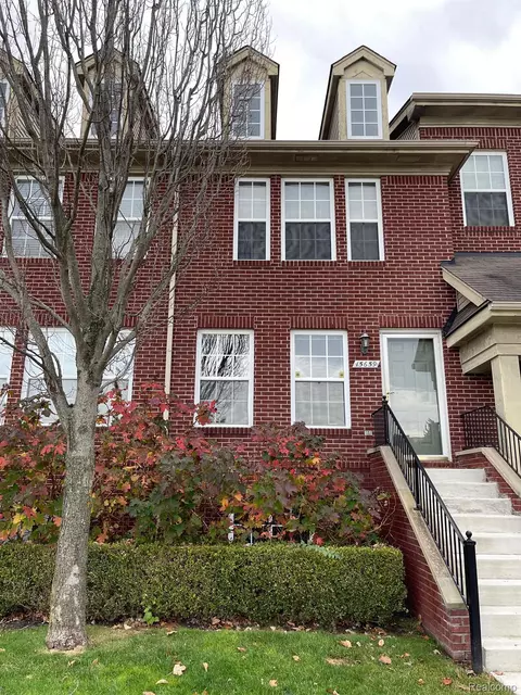 15659 Stone Crossing Dr, Southfield, MI 48075