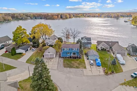 3361 Highland Blvd, Highland, MI 48356