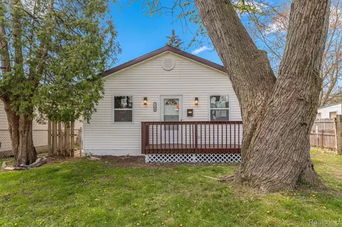 5960 Princess St, Taylor, MI 48180