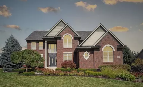 46656 Merion Cir, Northville, MI 48168