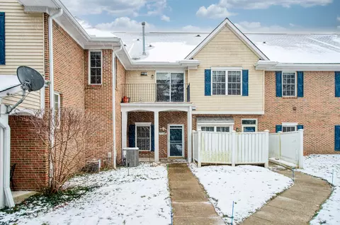 776 Amberly Dr UNIT B, Waterford, MI 48328