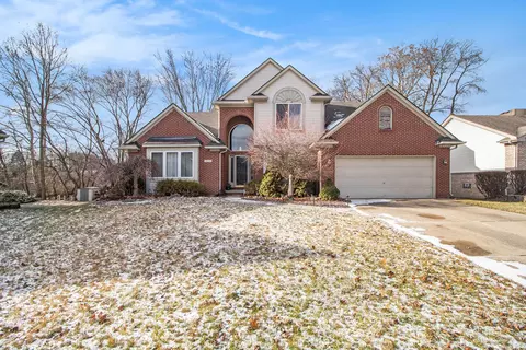 34555 Richland Crt Ct, Livonia, MI 48150