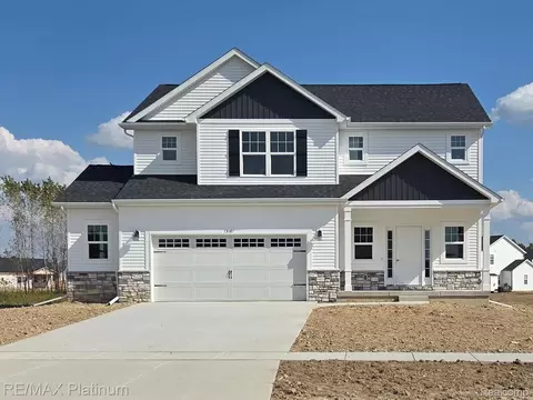 13181 Westwinds Dr, Fenton, MI 48451