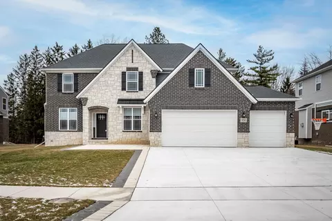 954 Harper Dr, Rochester Hills, MI 48307