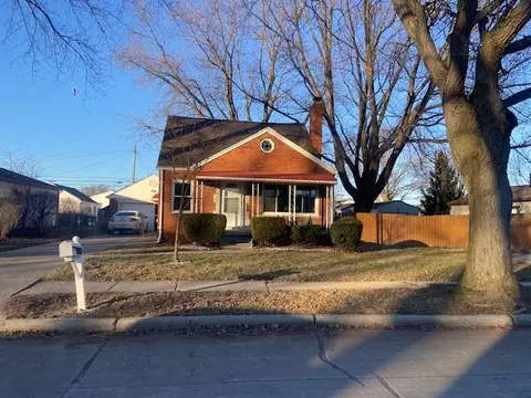 20011 Voiland St, Roseville, MI 48066