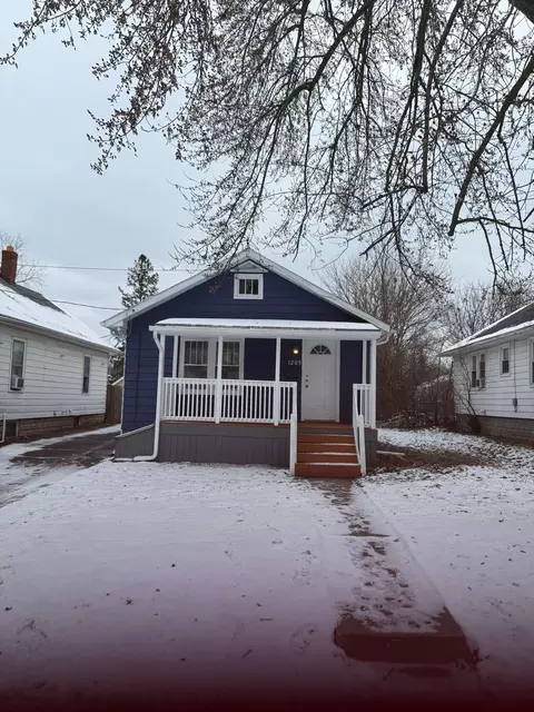 1205 Hughes Ave, Flint, MI 48503