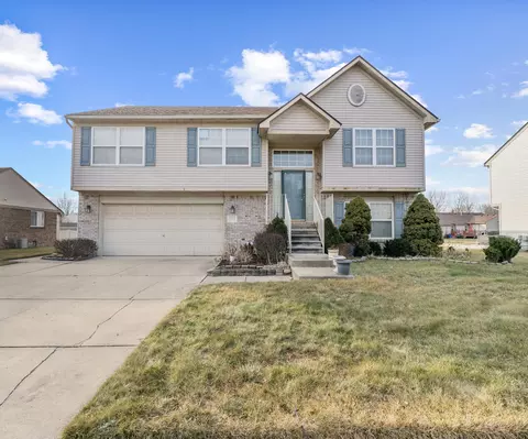 7970 Amber Dr, Romulus, MI 48174