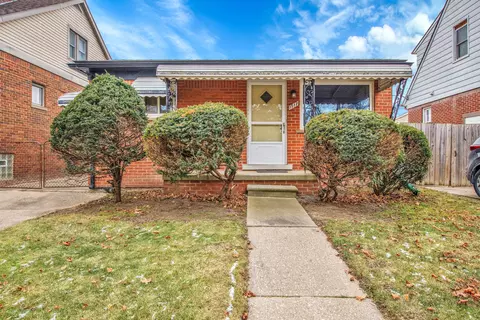 1917 Warwick Ave, Lincoln Park, MI 48146