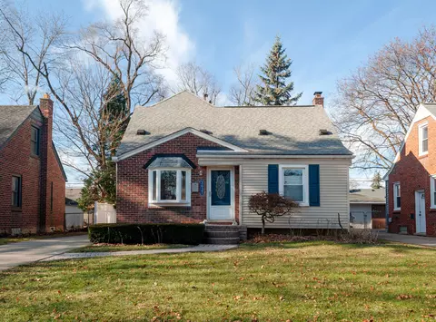 3027 N Vermont Ave, Royal Oak, MI 48073