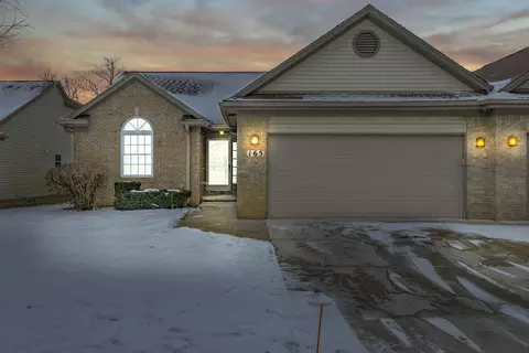 165 Winding Brk, Commerce, MI 48390