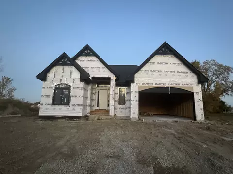 57118 Meadowridge Dr, Washington, MI 48094