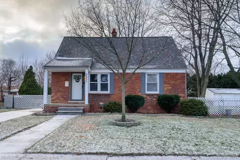 9651 Cardwell St, Livonia, MI 48150