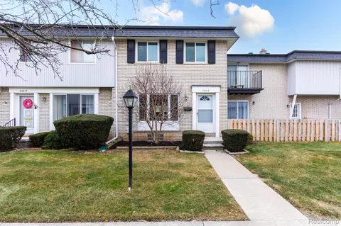28416 Universal Dr, Warren, MI 48092