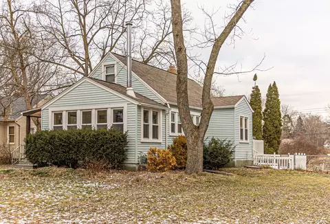 2897 Midvale Dr, Rochester Hills, MI 48309