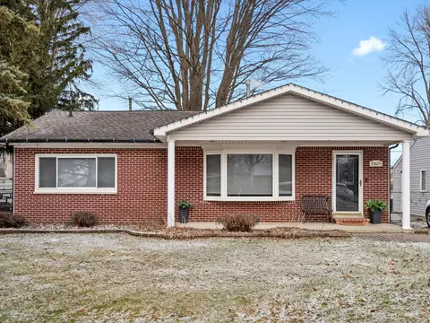 23625 Lynnhurst St, Macomb, MI 48042
