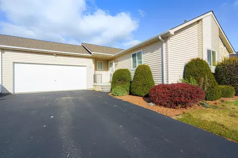 10193 Hawthorne Ridge Rd, Goodrich, MI 48438