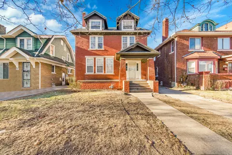 885 Lakewood St, Detroit, MI 48215