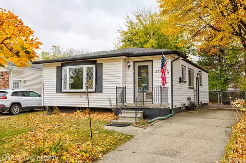 23425 Cayuga Ave, Hazel Park, MI 48030