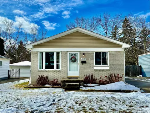 2037 Kipling Ave, Berkley, MI 48072