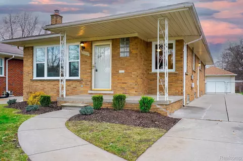 17079 Veronica Ave, Eastpointe, MI 48021