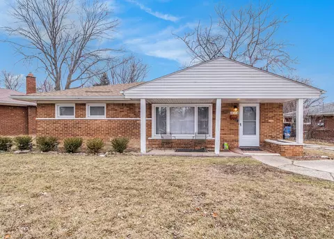 28454 Red Leaf Ln, Southfield, MI 48076