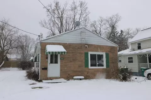 684 Maple St, Mount Morris, MI 48458