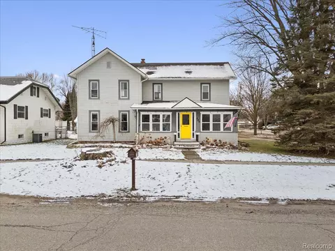 304 Church St, Fowlerville, MI 48836