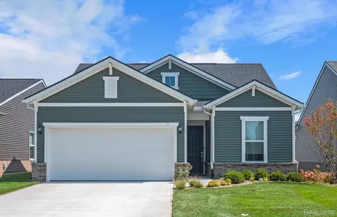 4133 Flagstone Dr, Milford, MI 48381